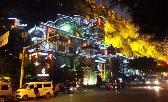 洪崖洞在哪里下地铁站 10030e000000723xg9B63_R_671_10000_Q90.jpg?proc=autoorient