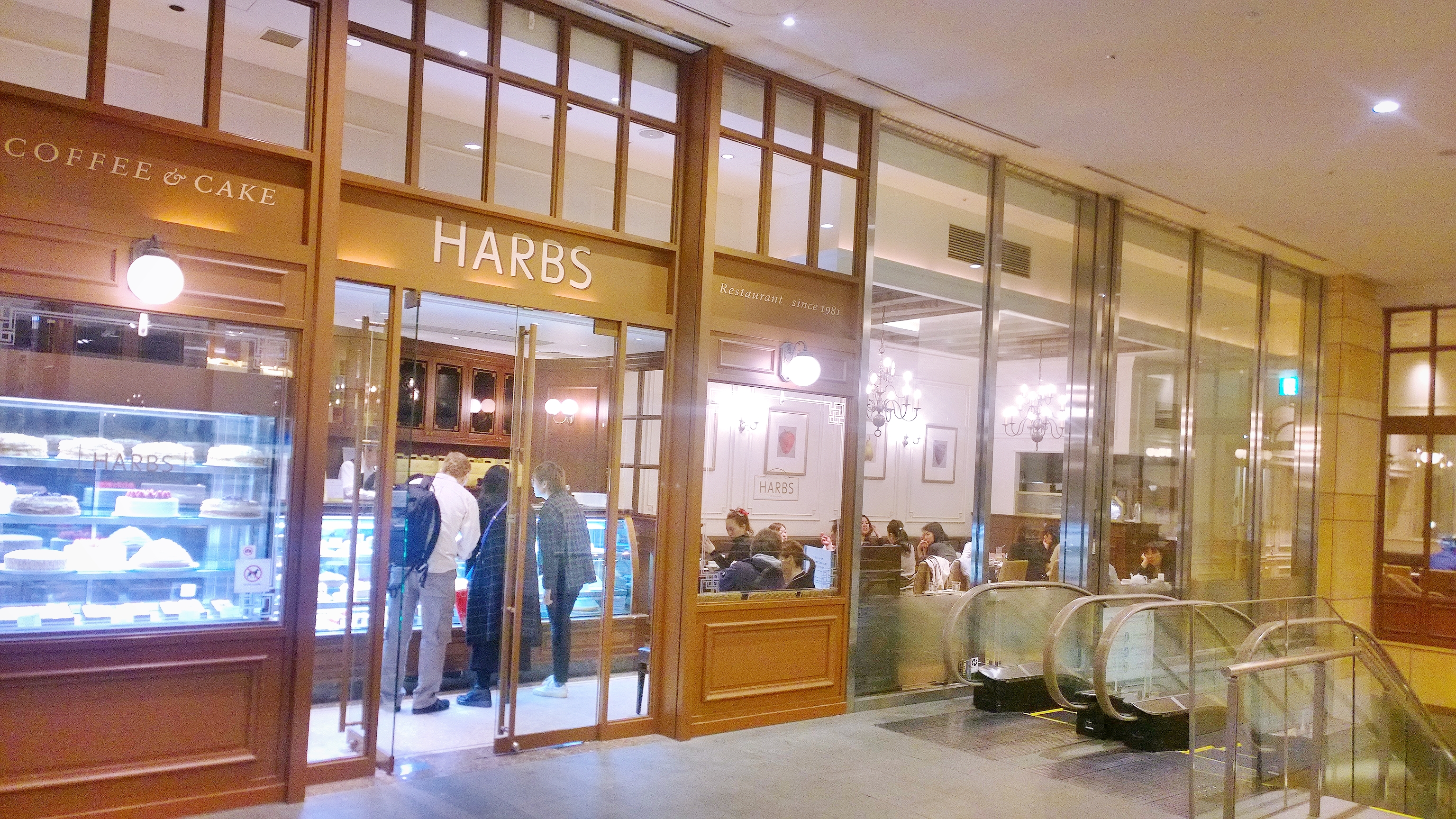 白色的灯光简直美呆