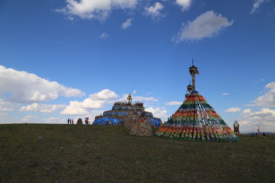 红格尔敖包旅游景区