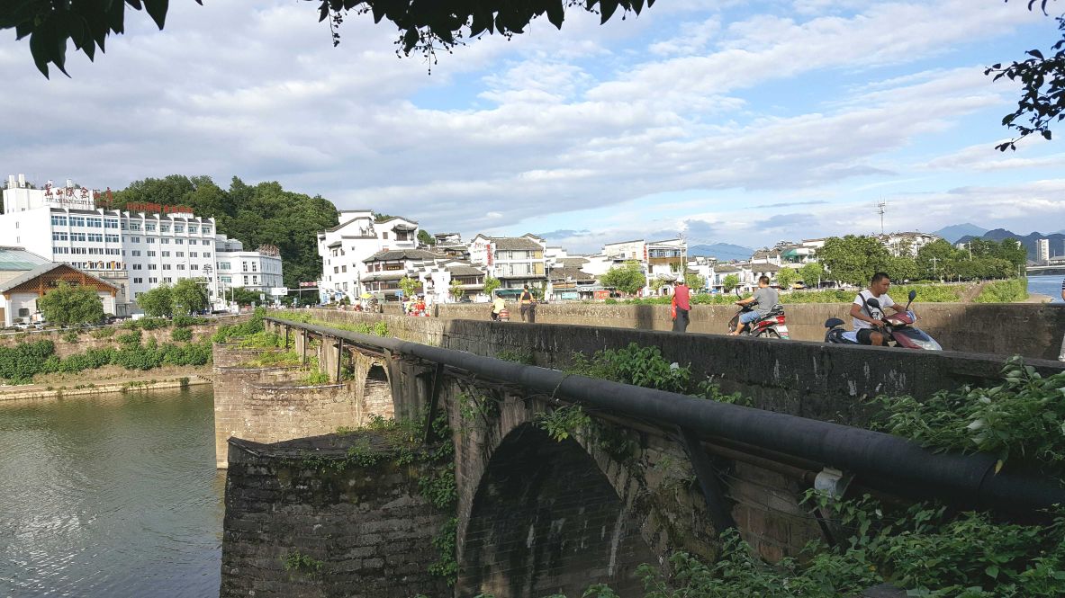 【黎阳老街,位于黄山市屯溪区黎阳镇黎山社区,与屯溪老街隔江相望.