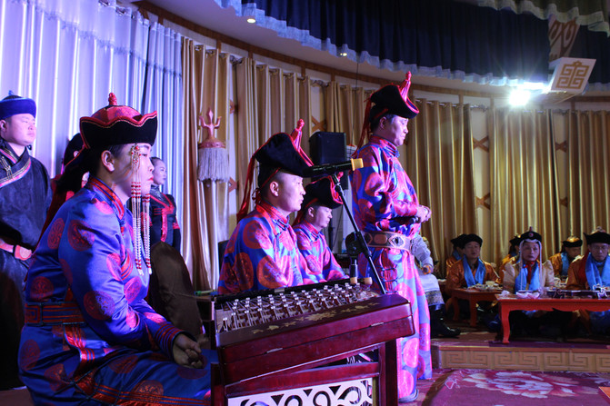 10030k000000byov2143B_R_671_10000_Q90.jpg?proc=autoorient