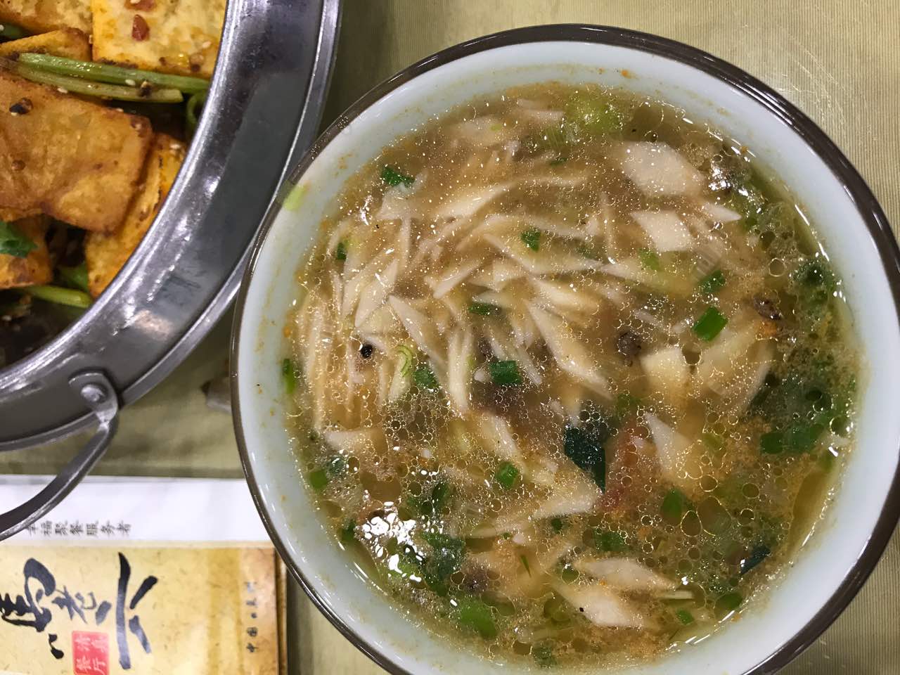 马老六清真餐饮(通渭路店)