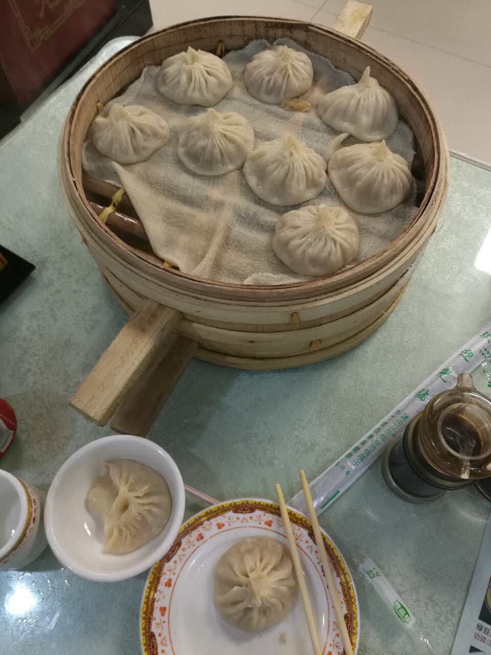 家老店(解放路店)餐館,味道可以,畢竟來到開封了,不吃個灌湯包對不起