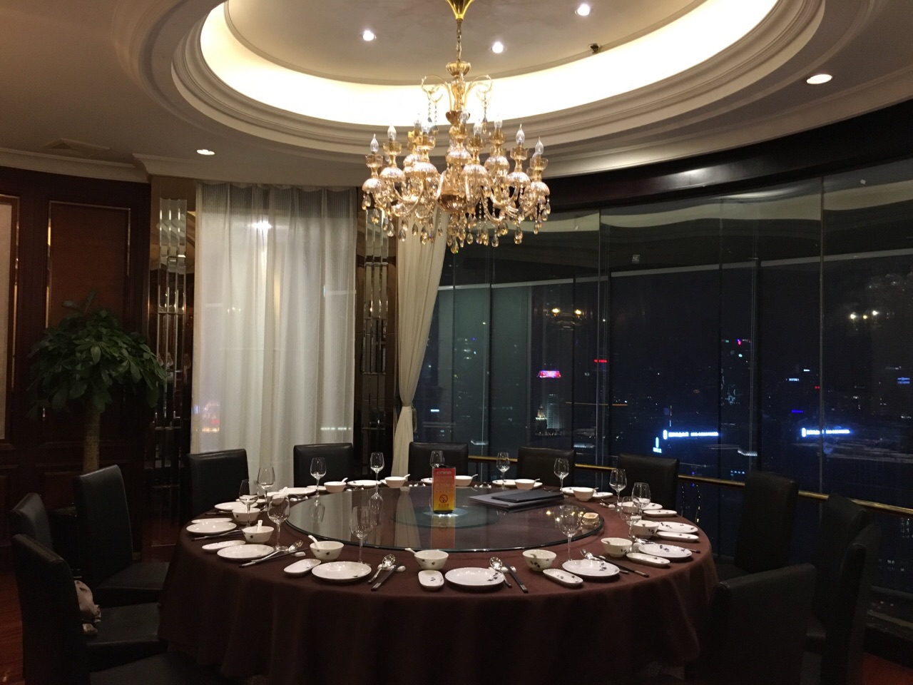上海顺风港湾旋转餐厅图片