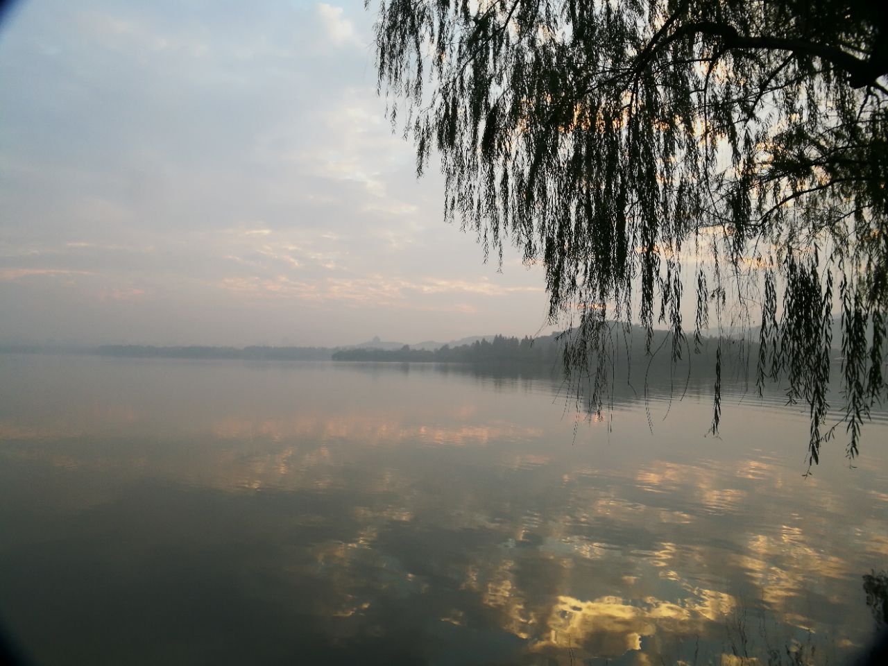 【携程攻略】杭州苏堤景点,苏堤（春晓）是杭州西湖十景之一, 在西湖三堤（与白堤、杨公堤…