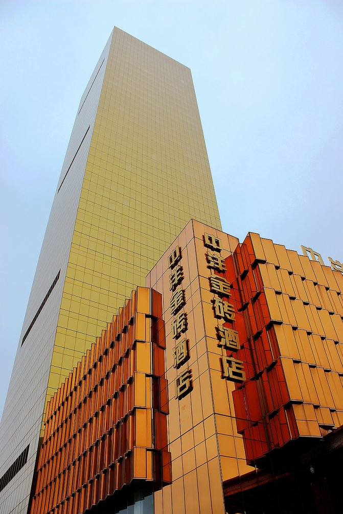 中国绝无仅有小县城里的土豪金酒店 南通旅游在线