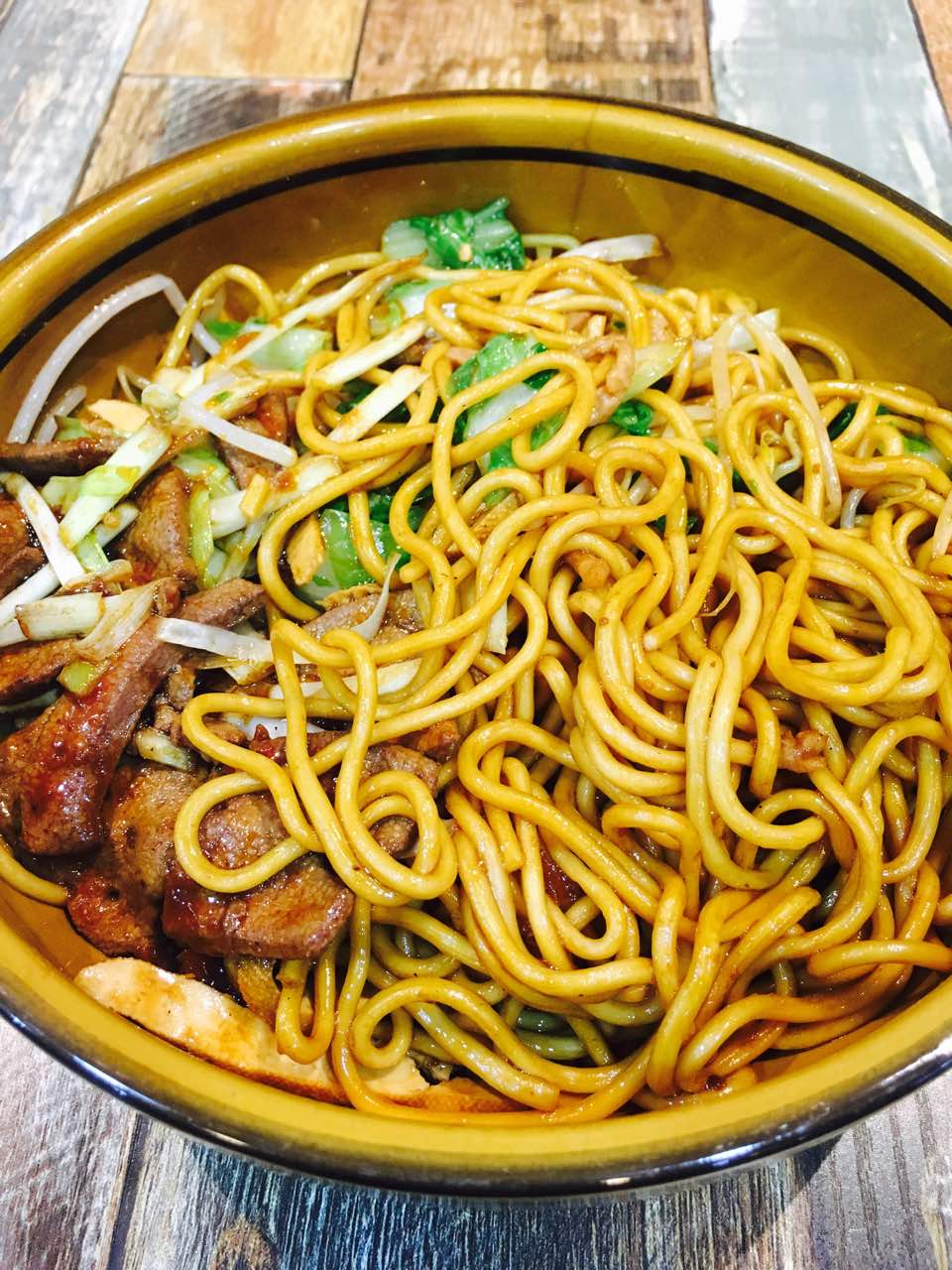 2022衢州砂锅鸭头美食餐厅,敲好吃敲好吃,猪肝很嫩,面.