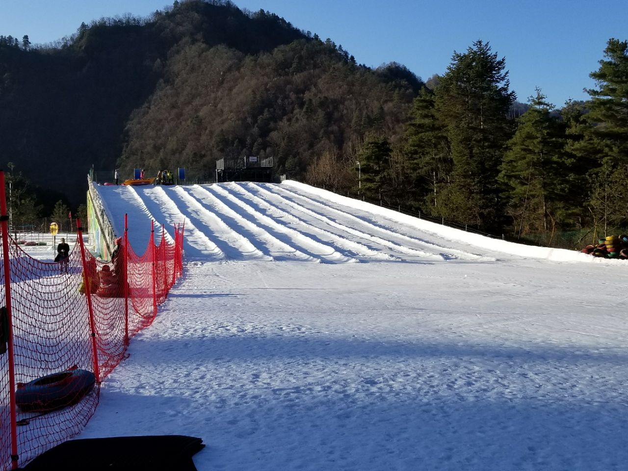 紫柏山国际滑雪场