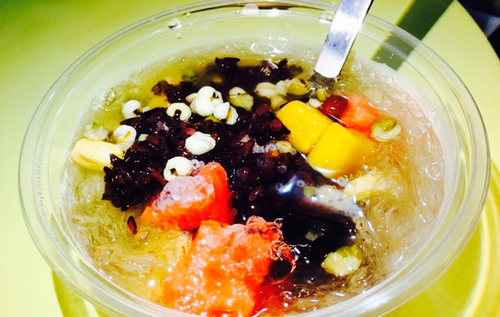 大吃冰饭达明路与鼓西路交叉口店面装修超日式看门面总感觉在居酒屋