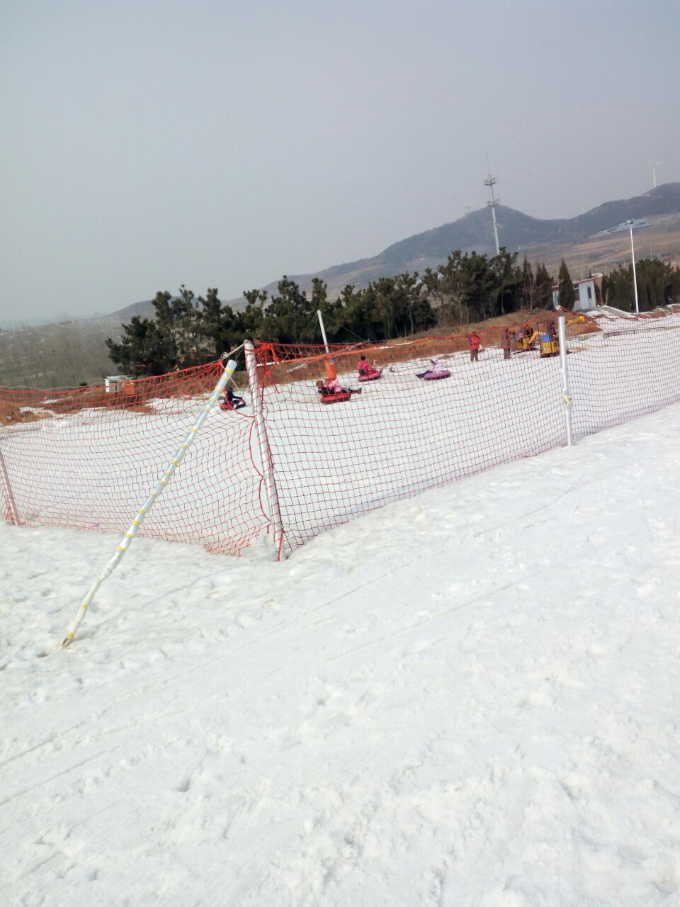 威海恒山滑雪滑草场图片