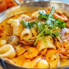 你好 请问去厦门住哪里离鼓浪屿近点 去吃饭购