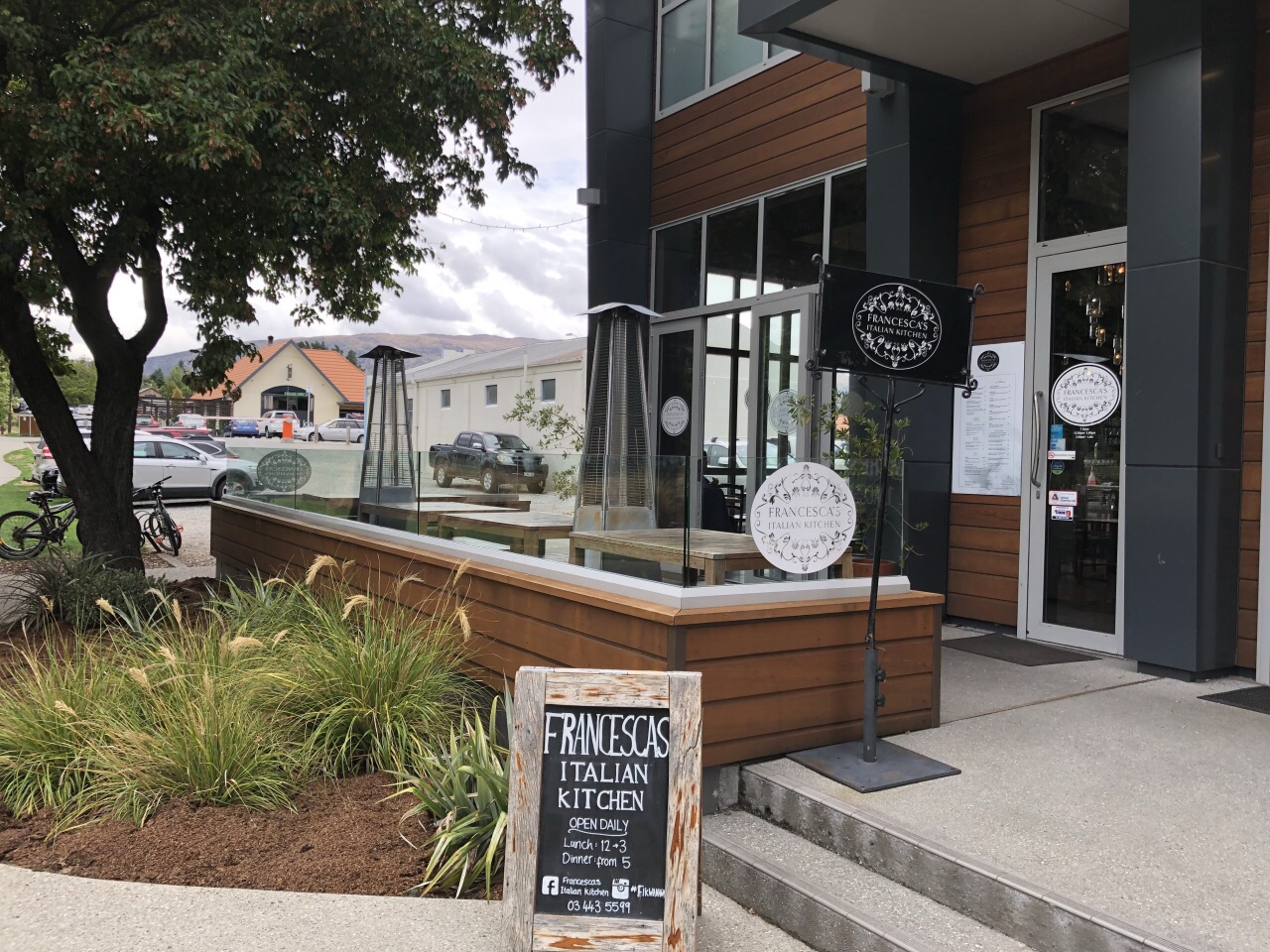 2024Francesca's Italian Kitchen Wanaka美食餐厅,批萨中规中矩，里面的火腿有...【去哪儿攻略】