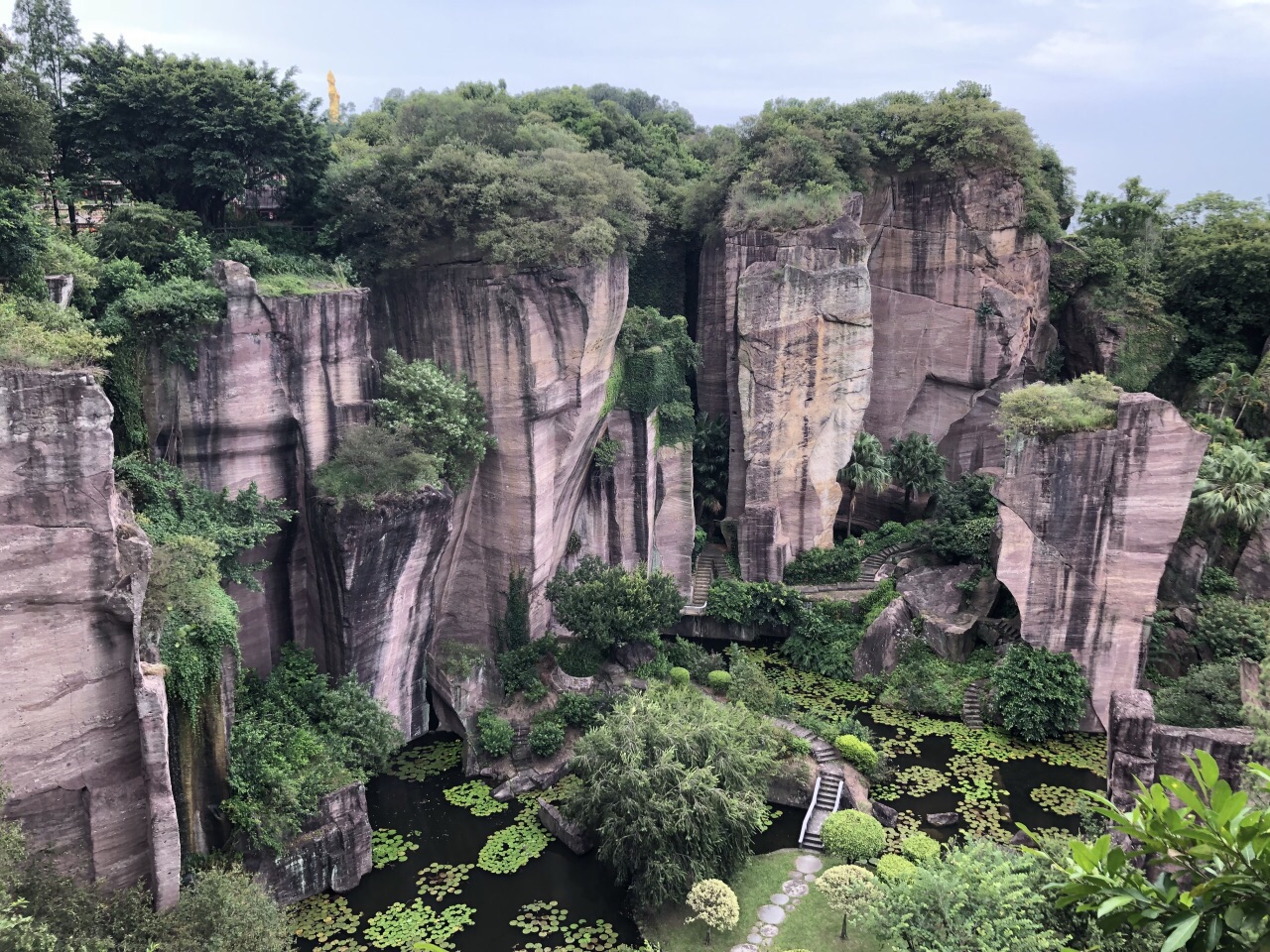 莲花山旅游区