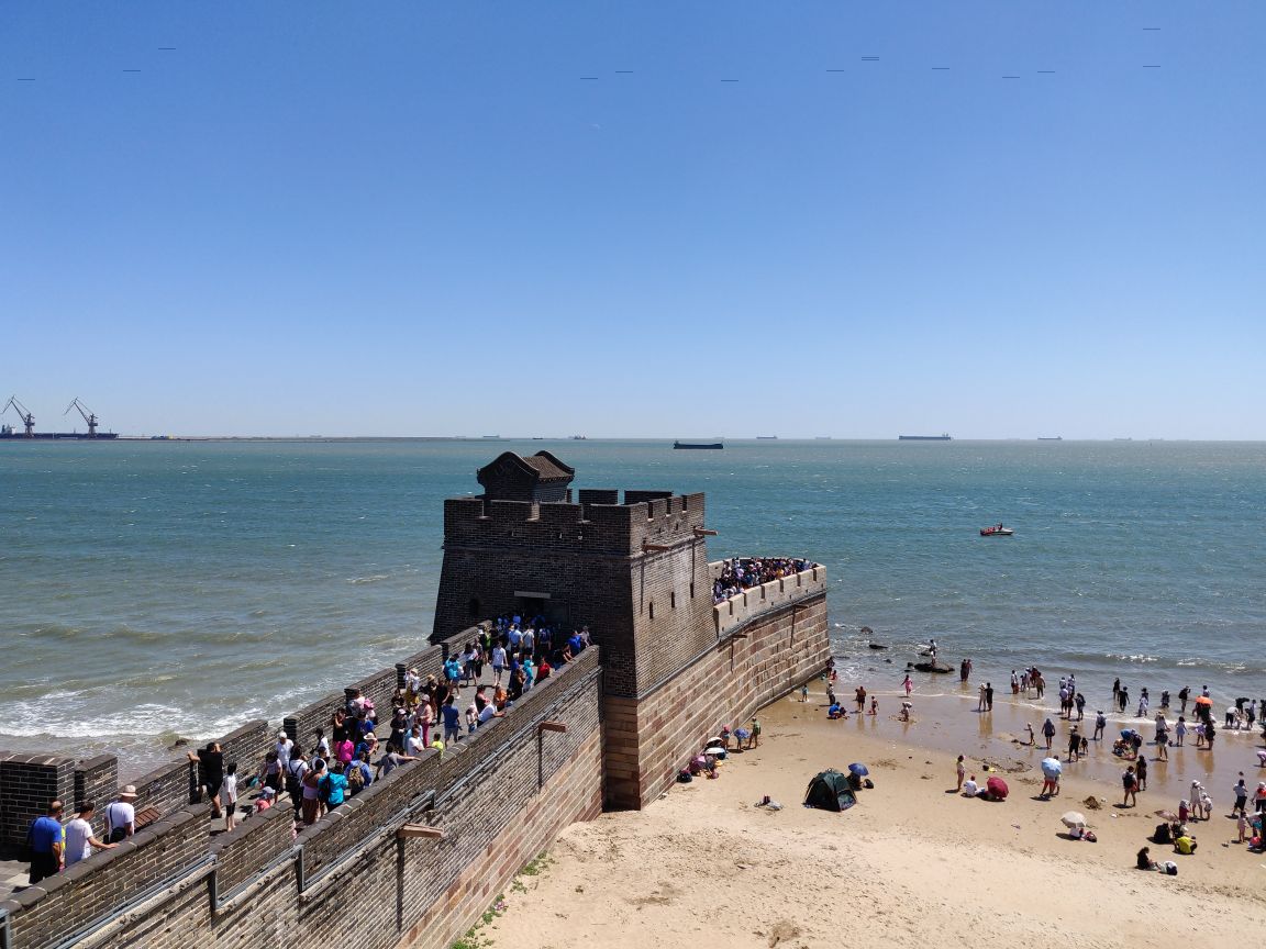 【携程攻略】秦皇岛老龙头景点,老龙头是山海关最著名的景观之一，主要是有一段城墙延伸入海，被称为…