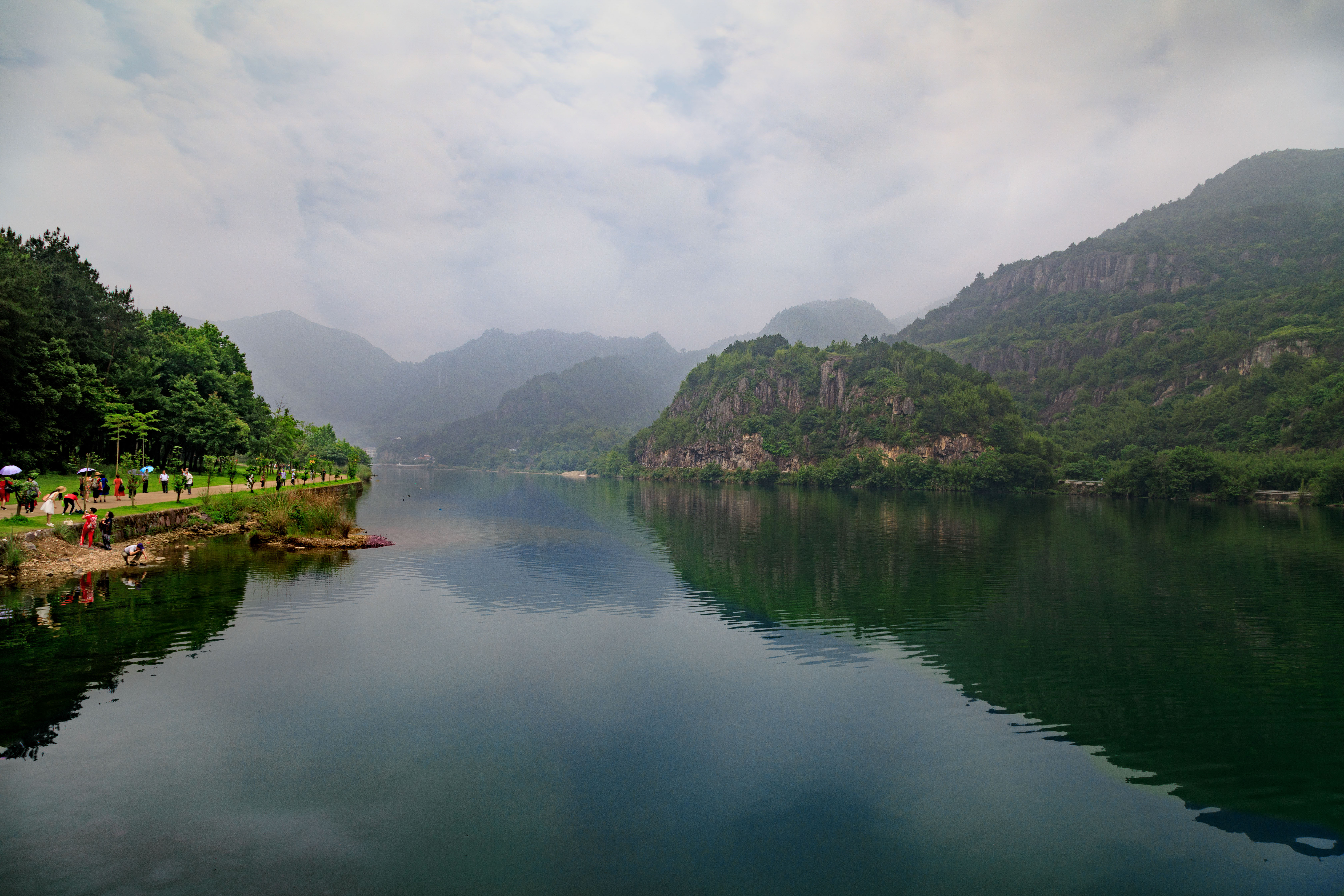 这里被誉为“中国第一水”，风景堪比九寨沟，美翻了！_楠溪江