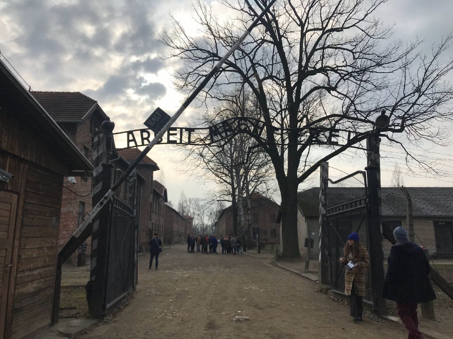 奥斯维辛集中营解放75周年 西媒拍摄内部还原屠杀现场 - 外媒参考网
