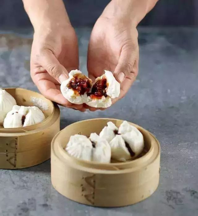 外国友人来广州旅游,传统点心英文怎么讲?