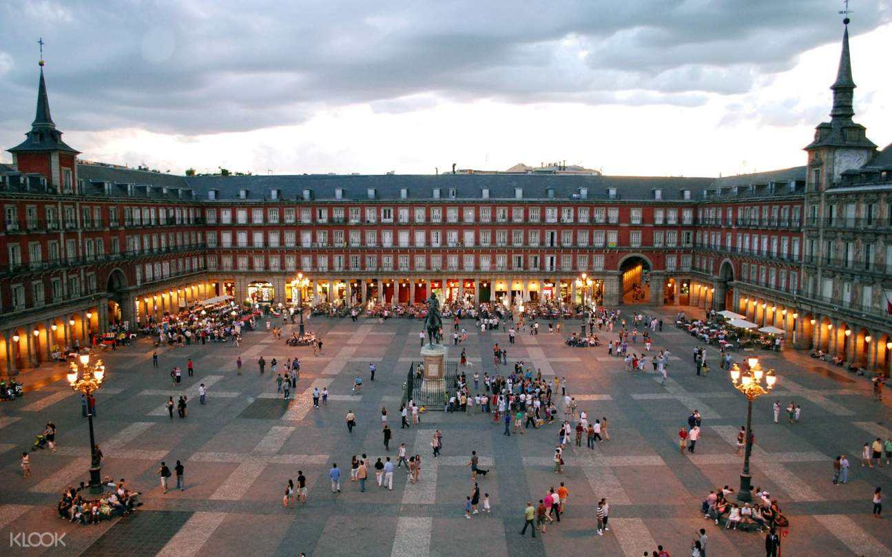 【携程攻略】马德里马约尔广场景点,Mayor是西班牙语中“主要的”意思，西班牙城市中叫Mayor的广场十分常…