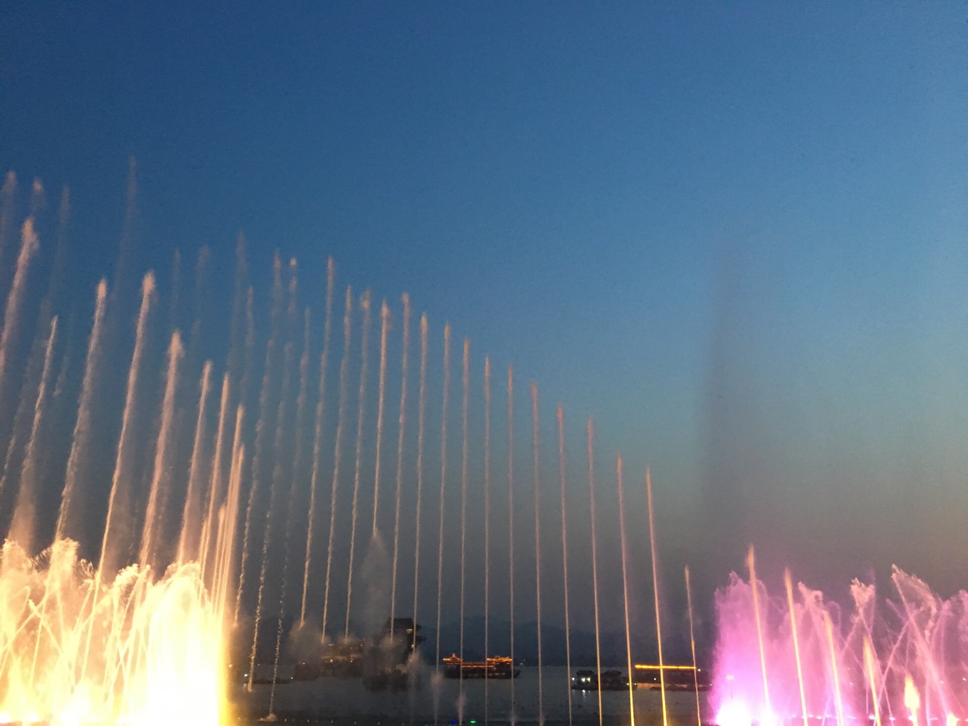 杭州西湖音乐喷泉时间与地点（最新） - 攻略 - 旅游攻略
