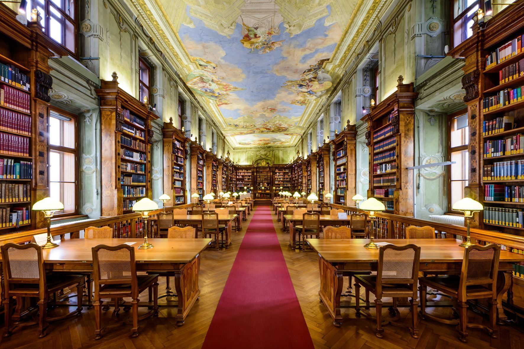 作为必去之处,我将向所有在维也纳的人推荐这里如此特别的图书馆