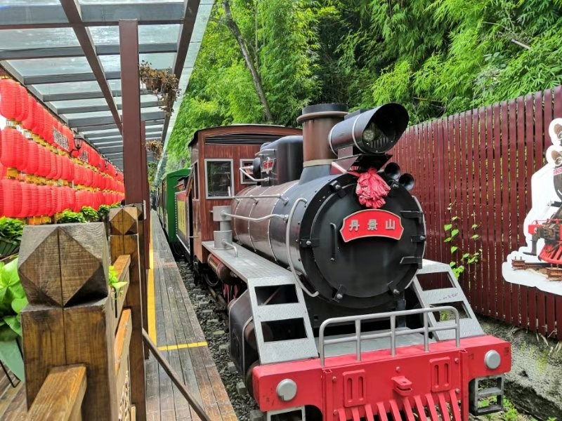 彭州· 湔江河谷旅游小火车