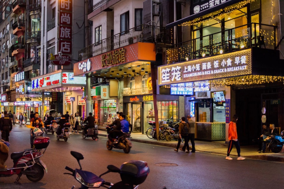 上海黄河路美食休闲街