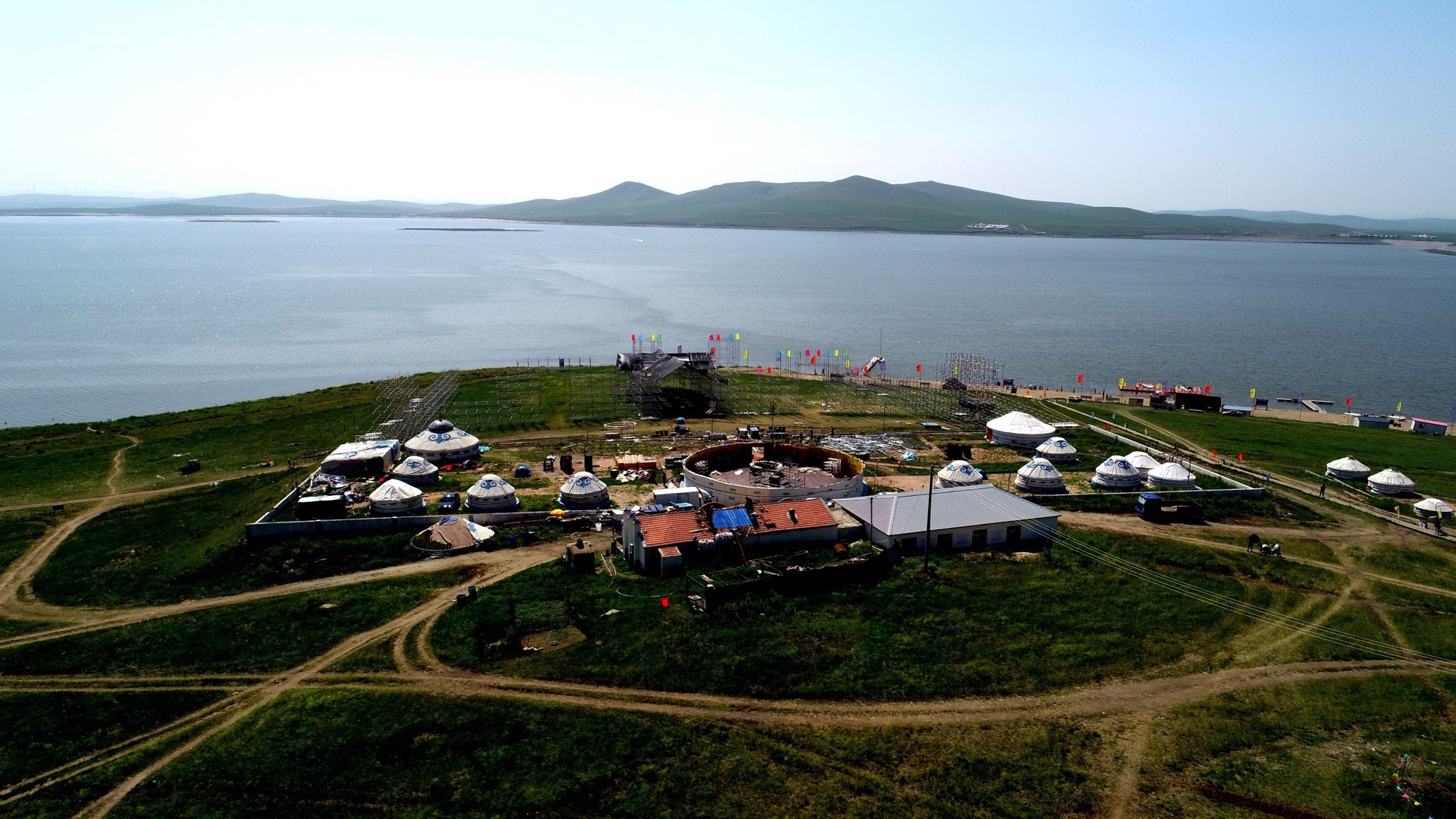 乌拉盖乞颜部落度假区