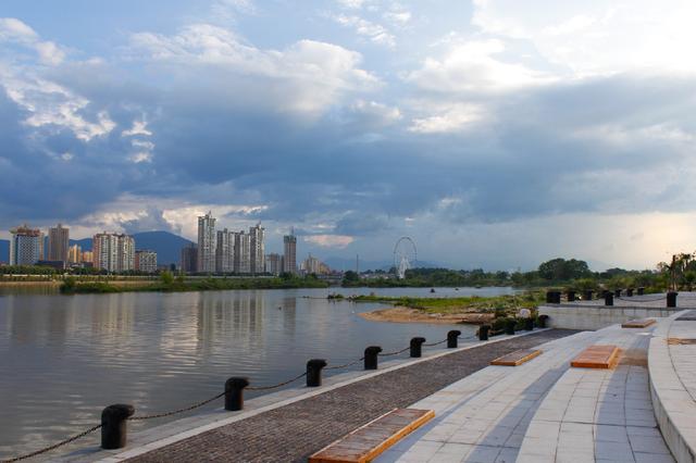 汉江濂水河畔湿地公园图片