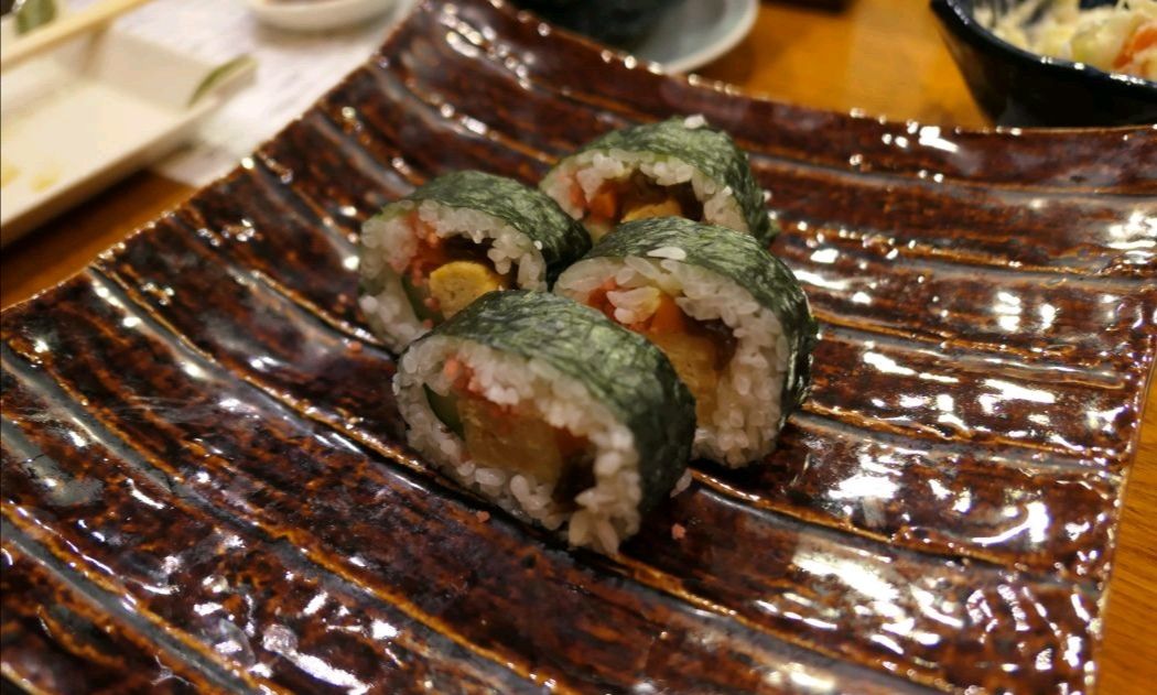 2023日本料理 寺田美食餐厅,不错的小酒馆,要了几个寿司.