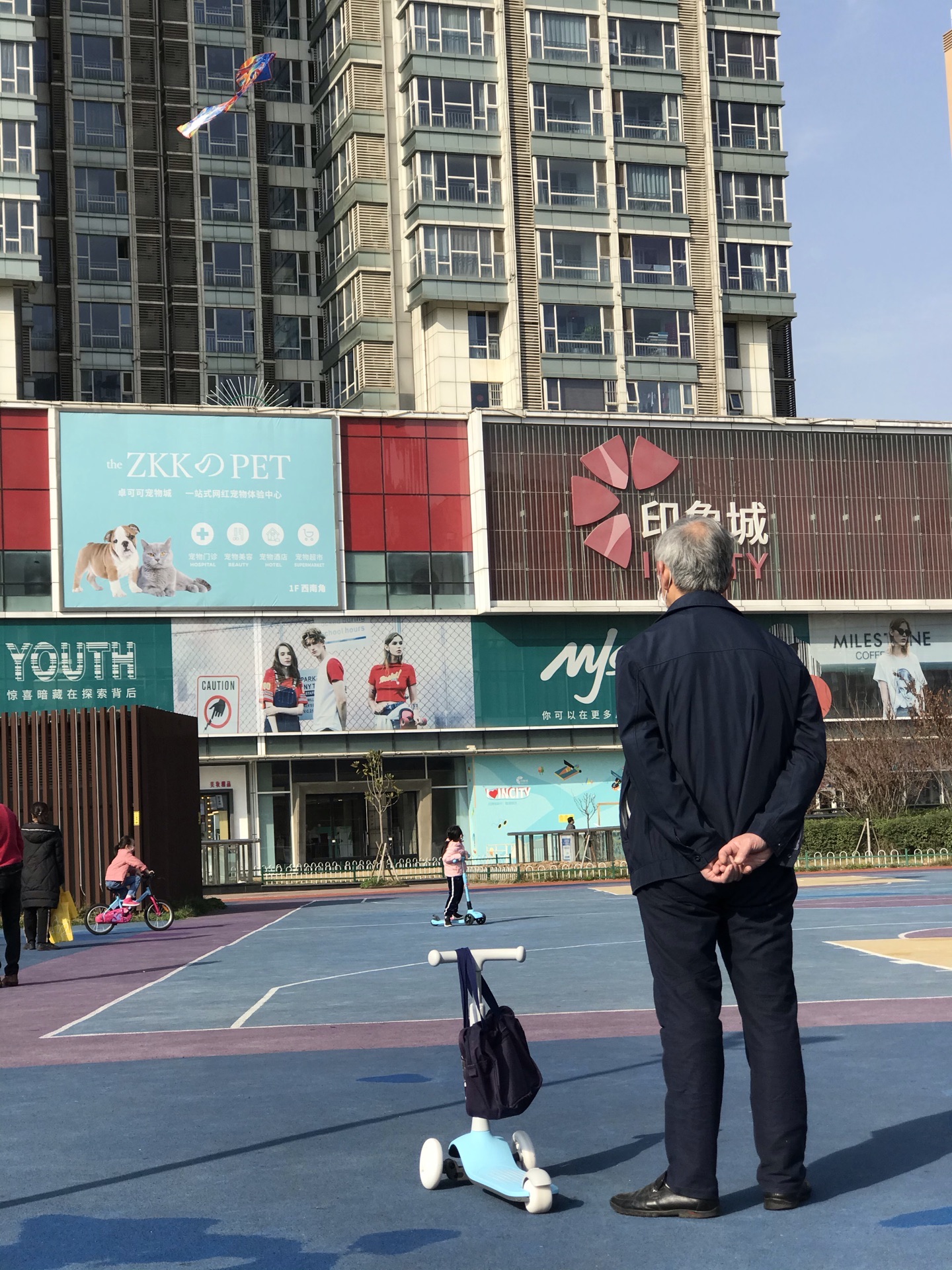 【携程攻略】西安怡丰城购物,西安市太白立交西北角的怡丰城不知道