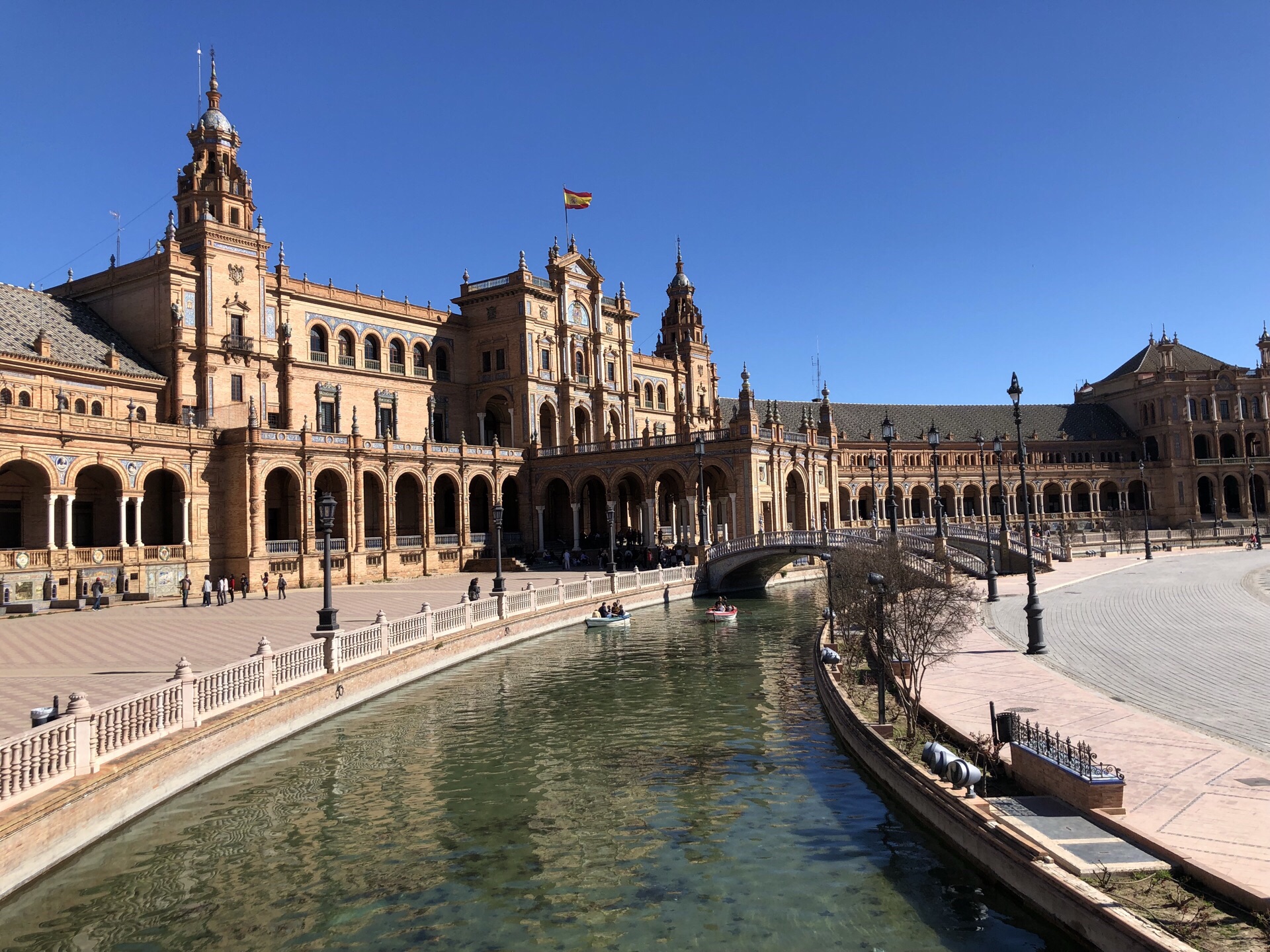 【景色】人们常说塞维利亚西班牙广场等于一个小型的西班牙博物馆.