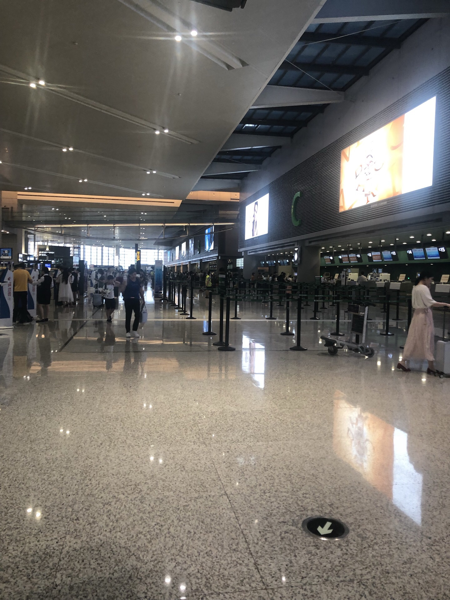 上海虹桥国际机场_候机 飞机 候机厅 航站楼_图片素材_照片 - 知鱼素材