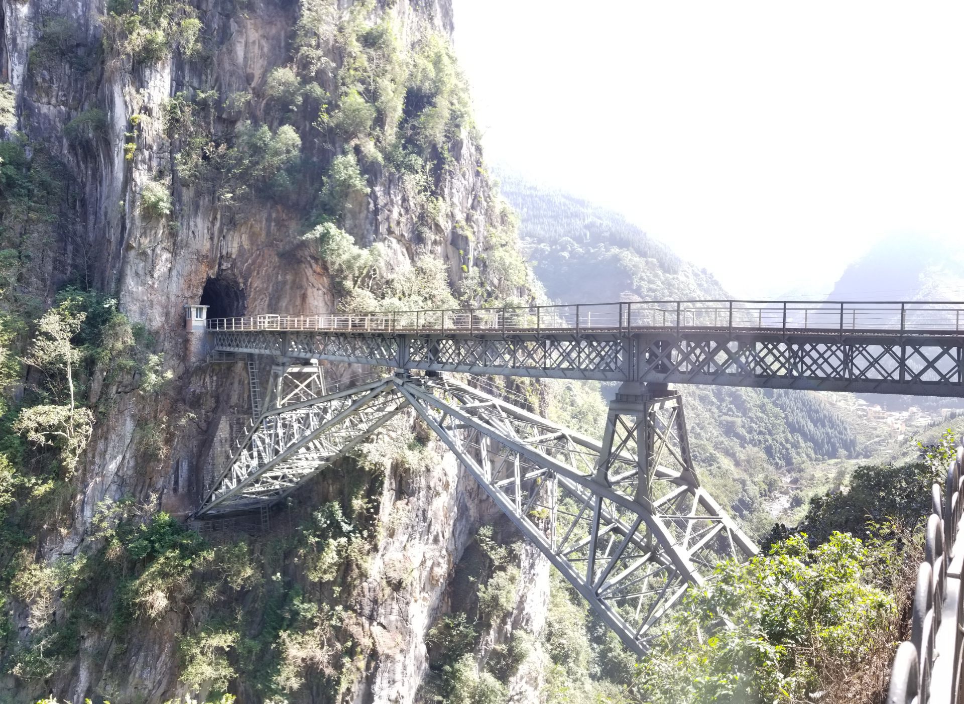 屏边人字桥风景区图片