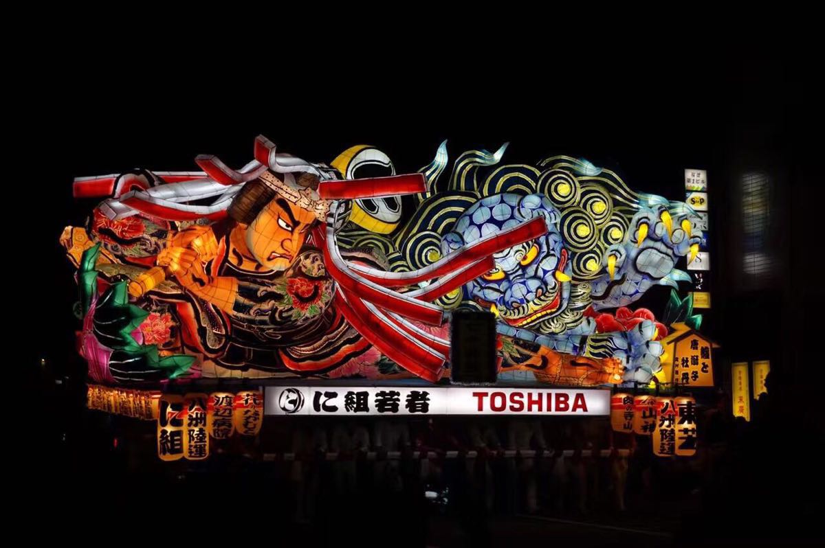 携程攻略 青森县青森睡魔祭 佞武多祭 景点 东北三大祭之一 可以说是日本最漂亮的一个祭典了 每一个花灯都是精