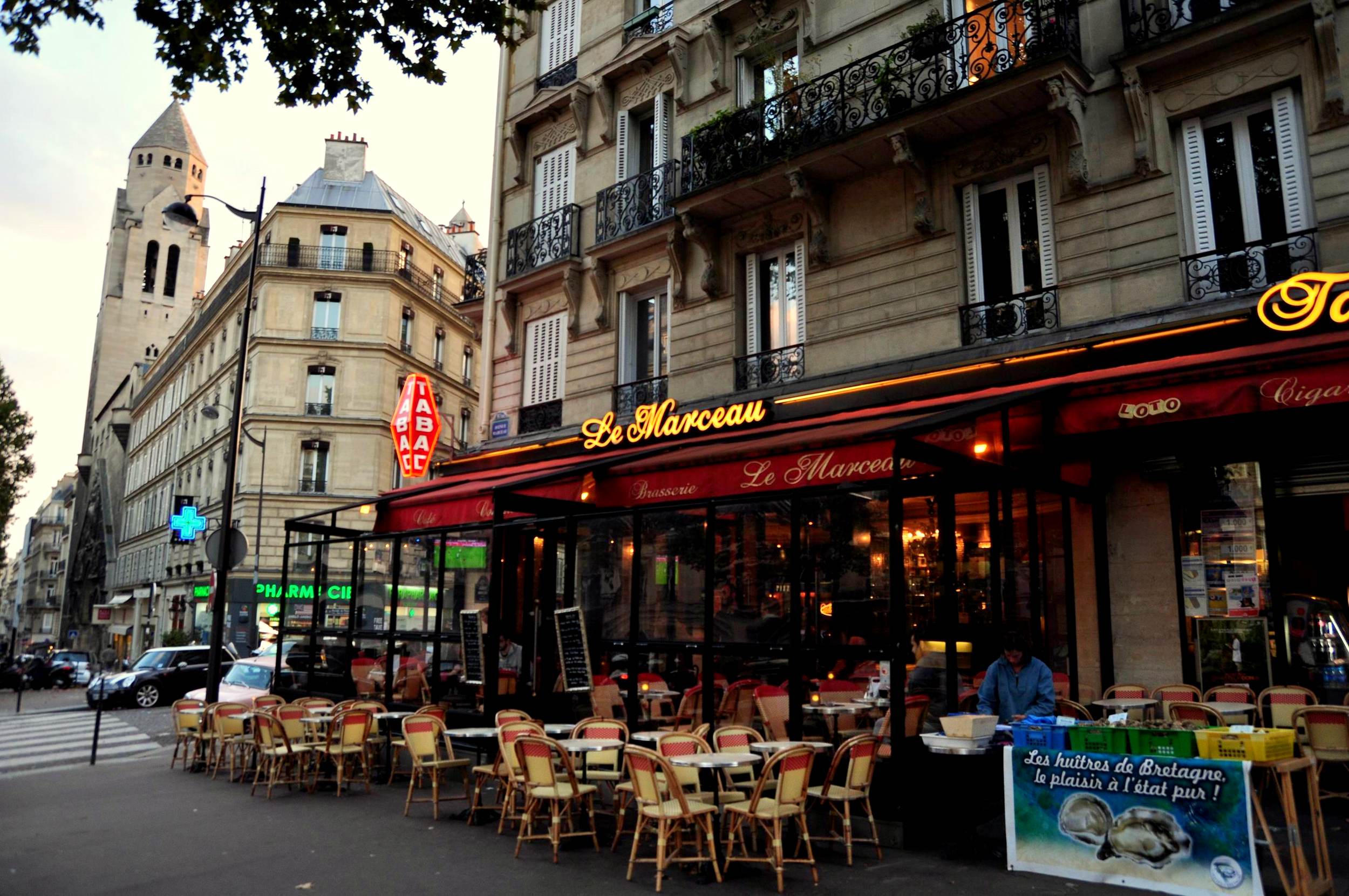 咖啡馆montmartre巴黎 编辑类库存照片. 图片 包括有 地标, 街道, 都市, 目的地, 人们, 社论 - 41939228