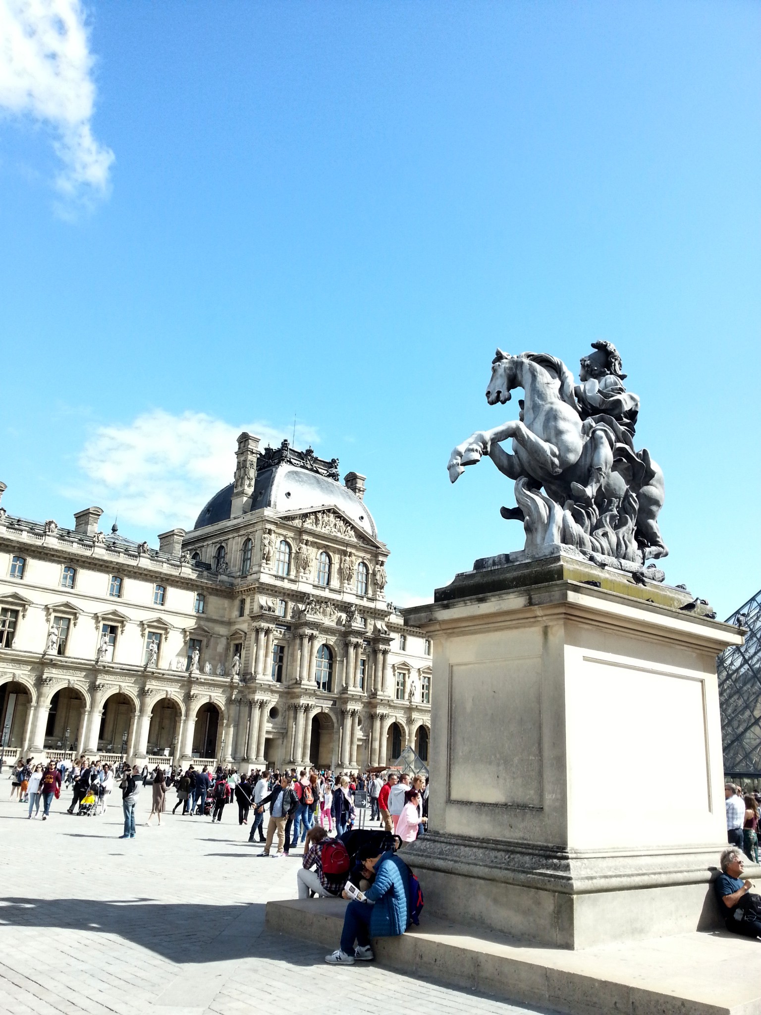 【携程攻略】巴黎卢浮宫博物馆景点,卢浮宫藏有被誉为世界三宝的《维