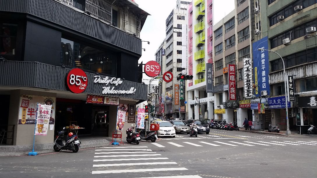 【携程攻略】景点,在台中热闹地,面包连锁店,面包中牛奶放的多,芝士