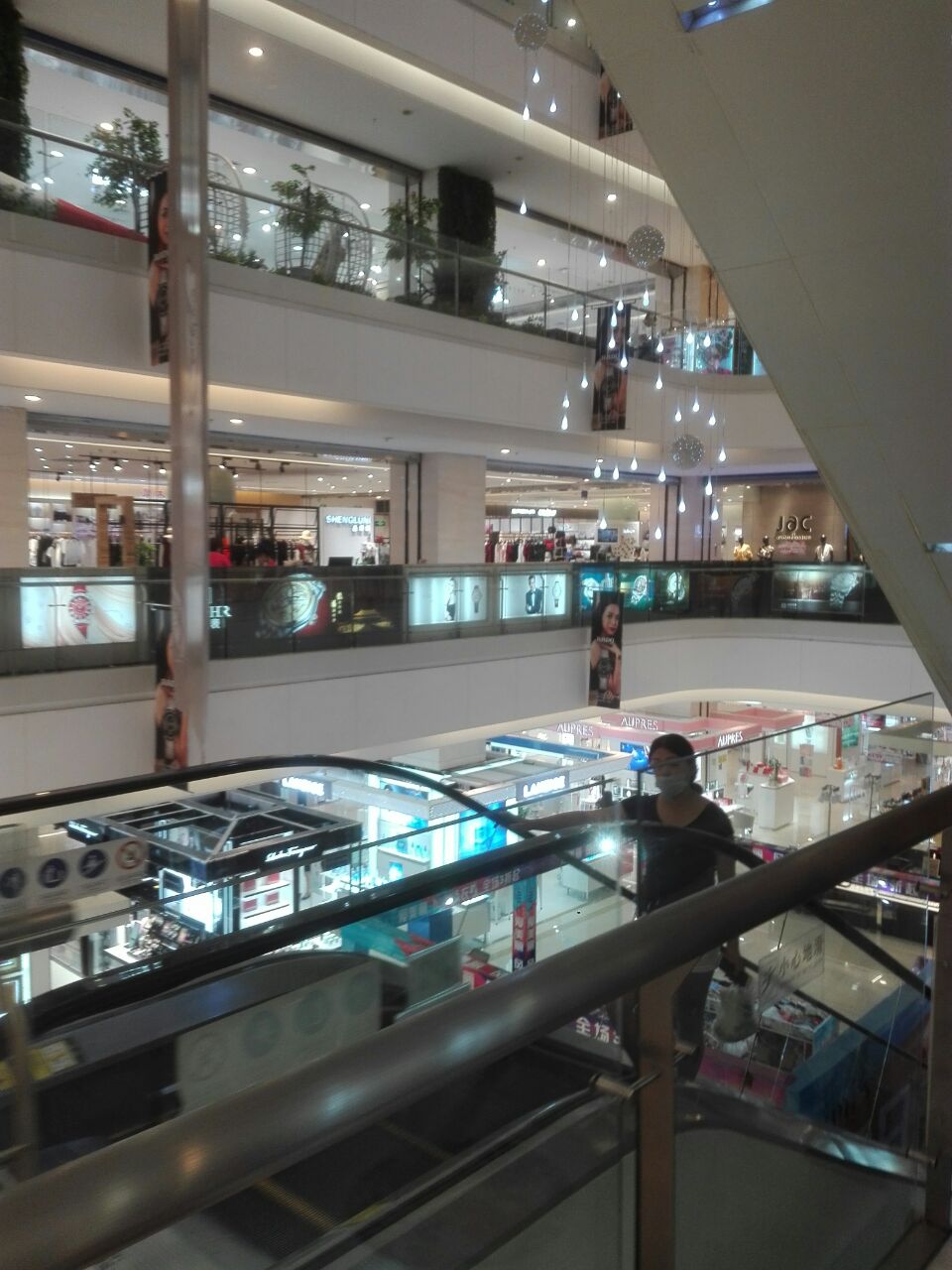 【携程攻略】衡水衡百国际购物,地理位置优越.有大型停车场.