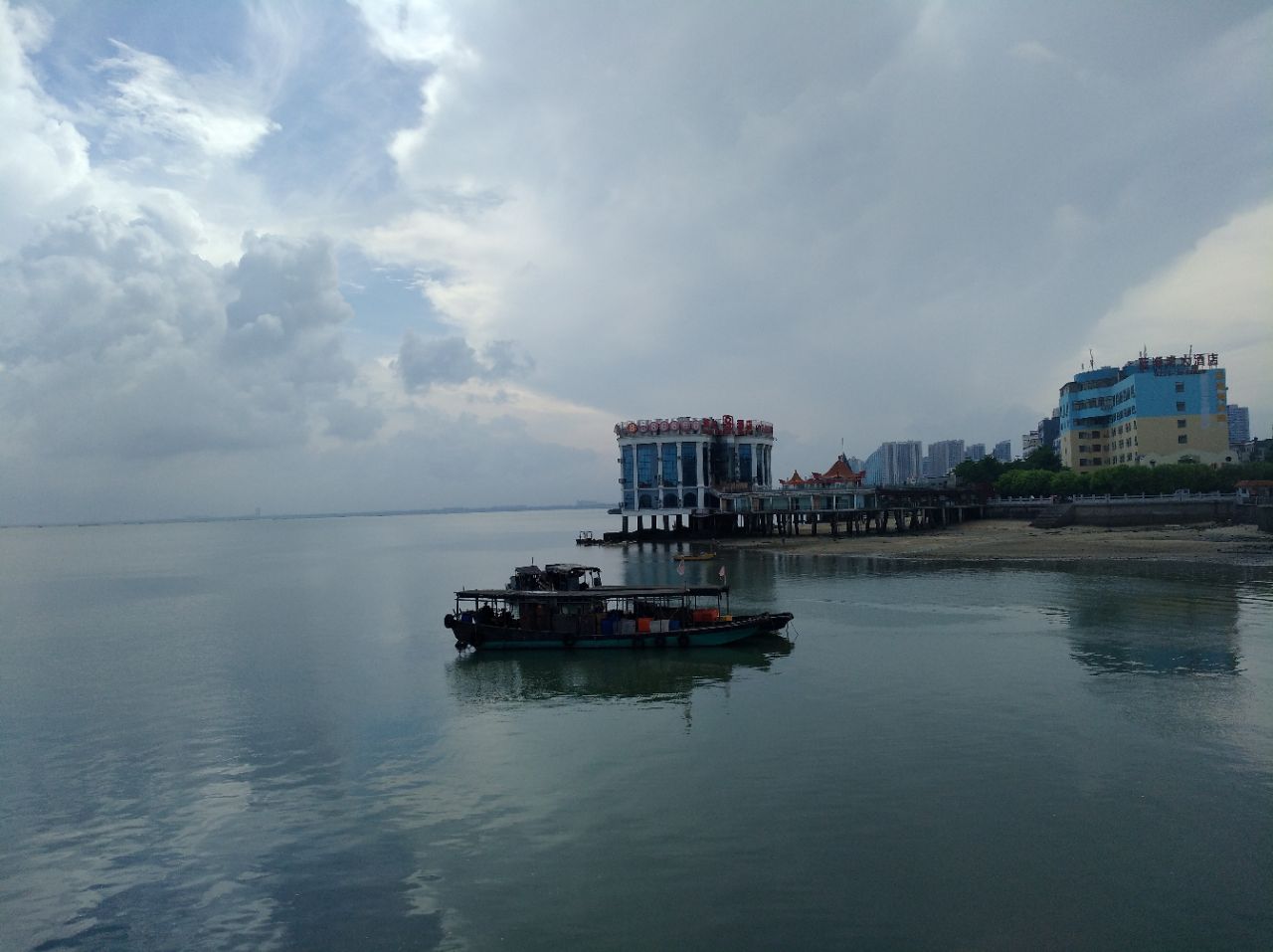 【携程攻略】北海外沙海鲜岛景点,也许是没找对还是咋的就是一个港湾