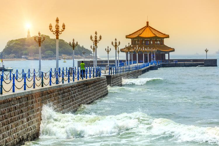 Zhanqiao Pier travel guidebook –must visit attractions in Qingdao ...