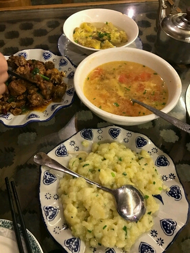 2023杨顺宝喜洲粑粑美食餐厅,这家店的小吃味道还是蛮不错.