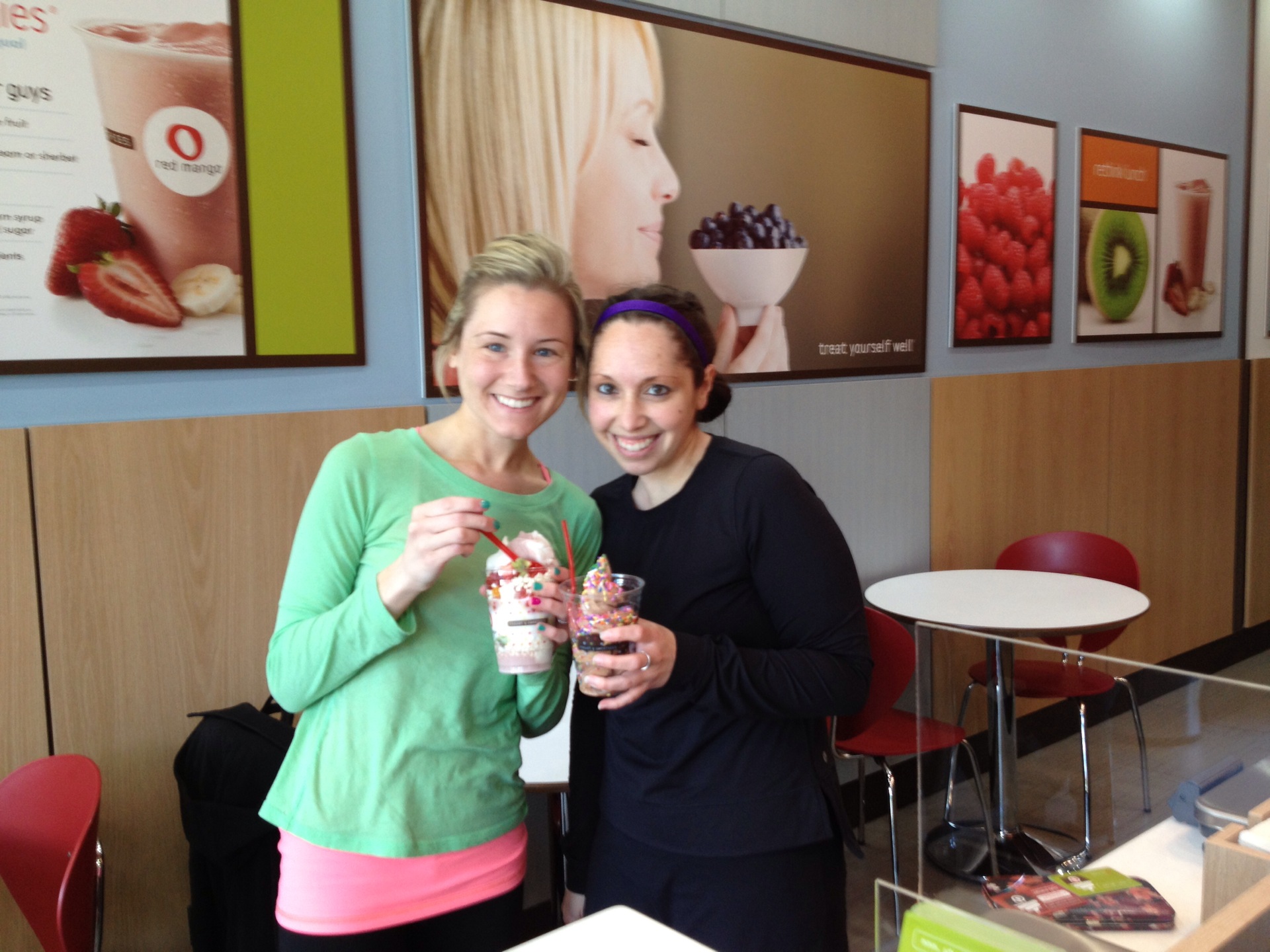 2023Red Mango Cafe Wicker Park美食餐厅,Be sure to get the rewards【去哪儿攻略】