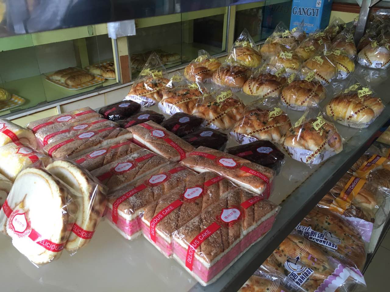 2020红苹果蛋糕店美食餐厅,蛋糕品种多,位置很好找,老.