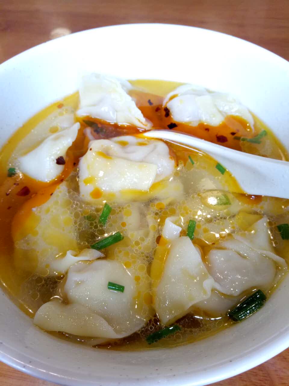 in2****8095 周生记的馄饨是童年记忆啊,虽然现在吃没有以前那种噬舷