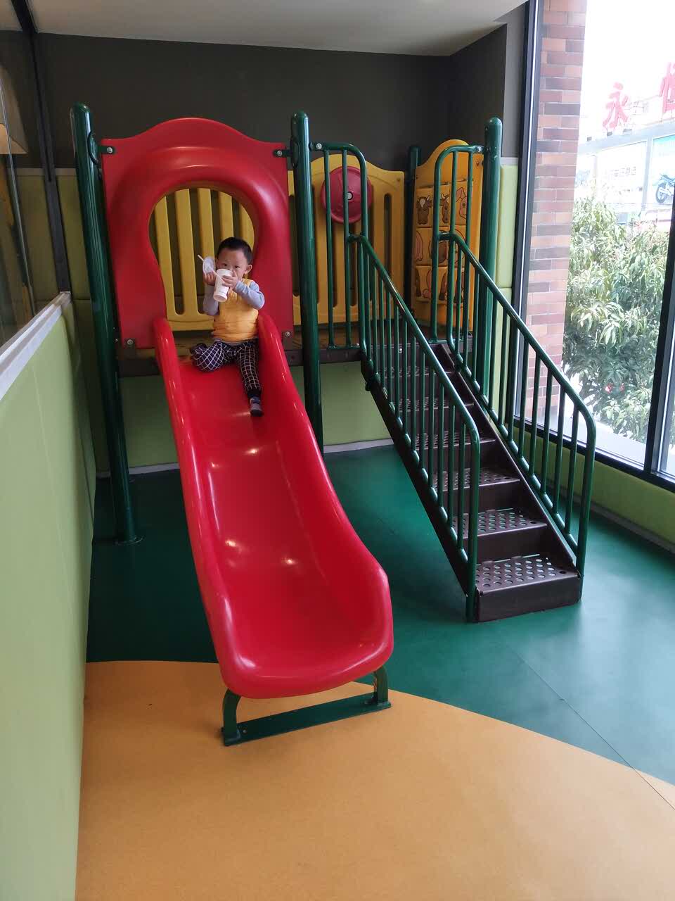 2023肯德基(惠东花世界店)美食餐厅,菜式可以,就是辣,微辣就好.