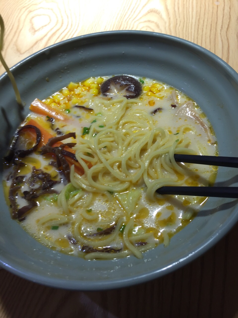 泉佳福骨汤弹面