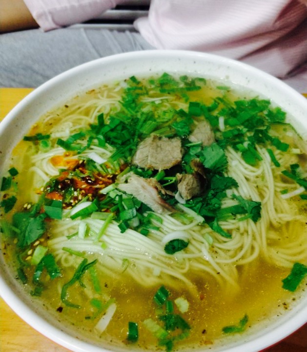 三江源牛肉拉面 16/人 小吃 直线距离 100m