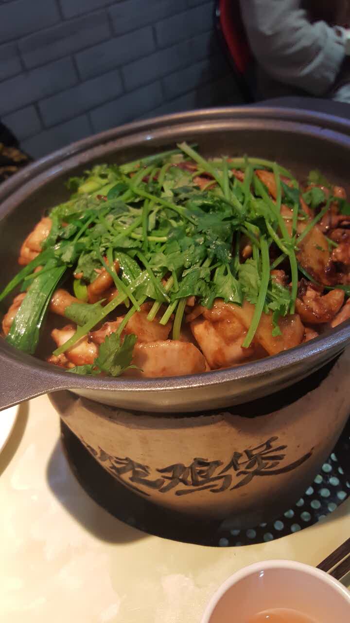 芳村榕树头叹佬鸡煲(江南西店)