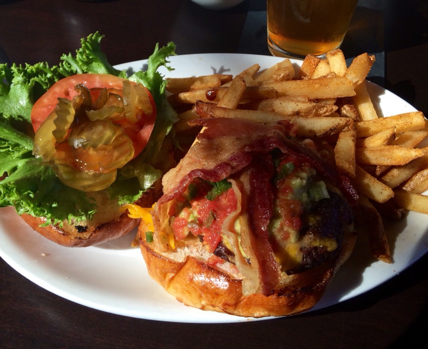 2022The Iron Horse Grill美食餐厅,The Iron Horse add bacon .. 【去哪儿攻略】