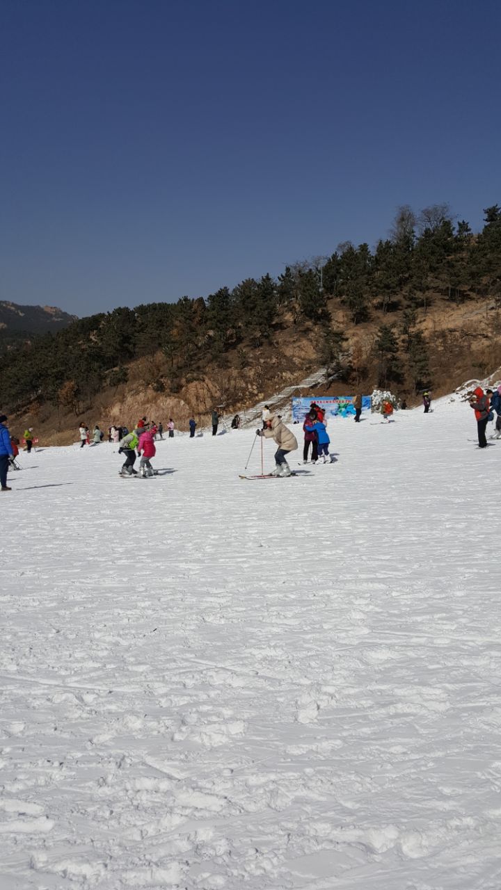 青岛崂山北宅高山滑雪场